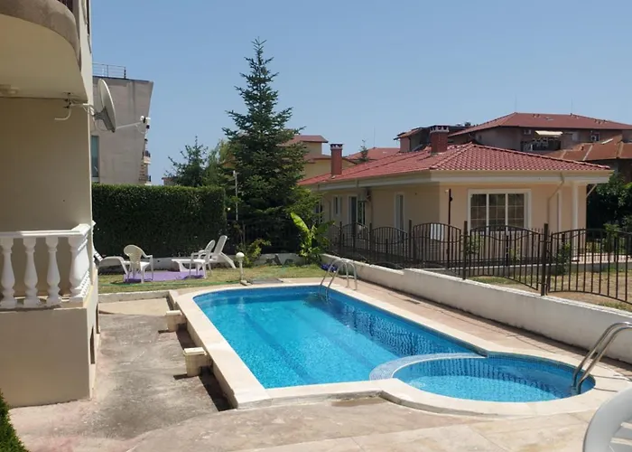 уютно и просторно студио Apartament Rawda