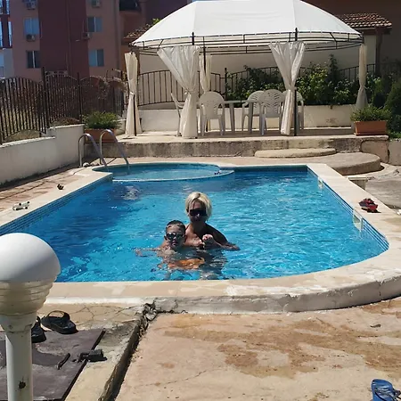 уютно и просторно студио Apartament